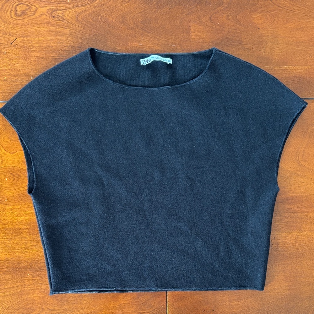 Zara Classic Black‎ Knit Crop Top.  EUC